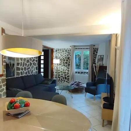 Jolie Maison Modulable De 4 A 6 Lits Avec Jardinet