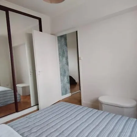 Jolie Maison Modulable De 4 A 6 Lits Avec Jardinet 别墅 伊格涅