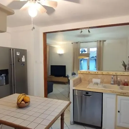 别墅 Jolie Maison Modulable De 4 A 6 Lits Avec Jardinet 伊格涅